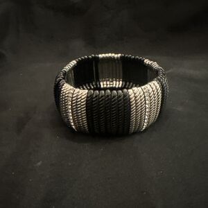 BF6 DESIGNER INSPIRED TWO TONE METAL CRYSTAL BANGLE STRETCH BRACELET